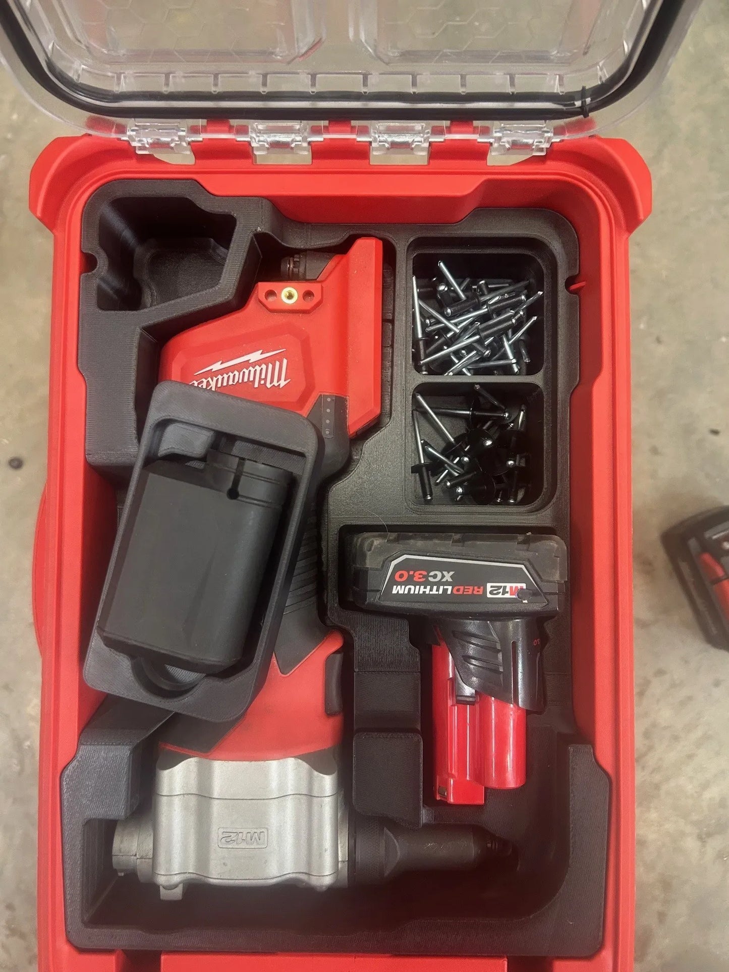 Milwaukee M12 12-Volt Lithium-Ion Cordless Rivet Tool (CAT.NO.2550-20)
