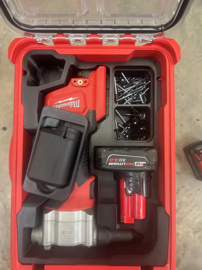 Milwaukee M12 12-Volt Lithium-Ion Cordless Rivet Tool (CAT.NO.2550-20)
